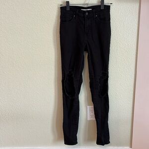 Black Levi’s high rise skinny jeans